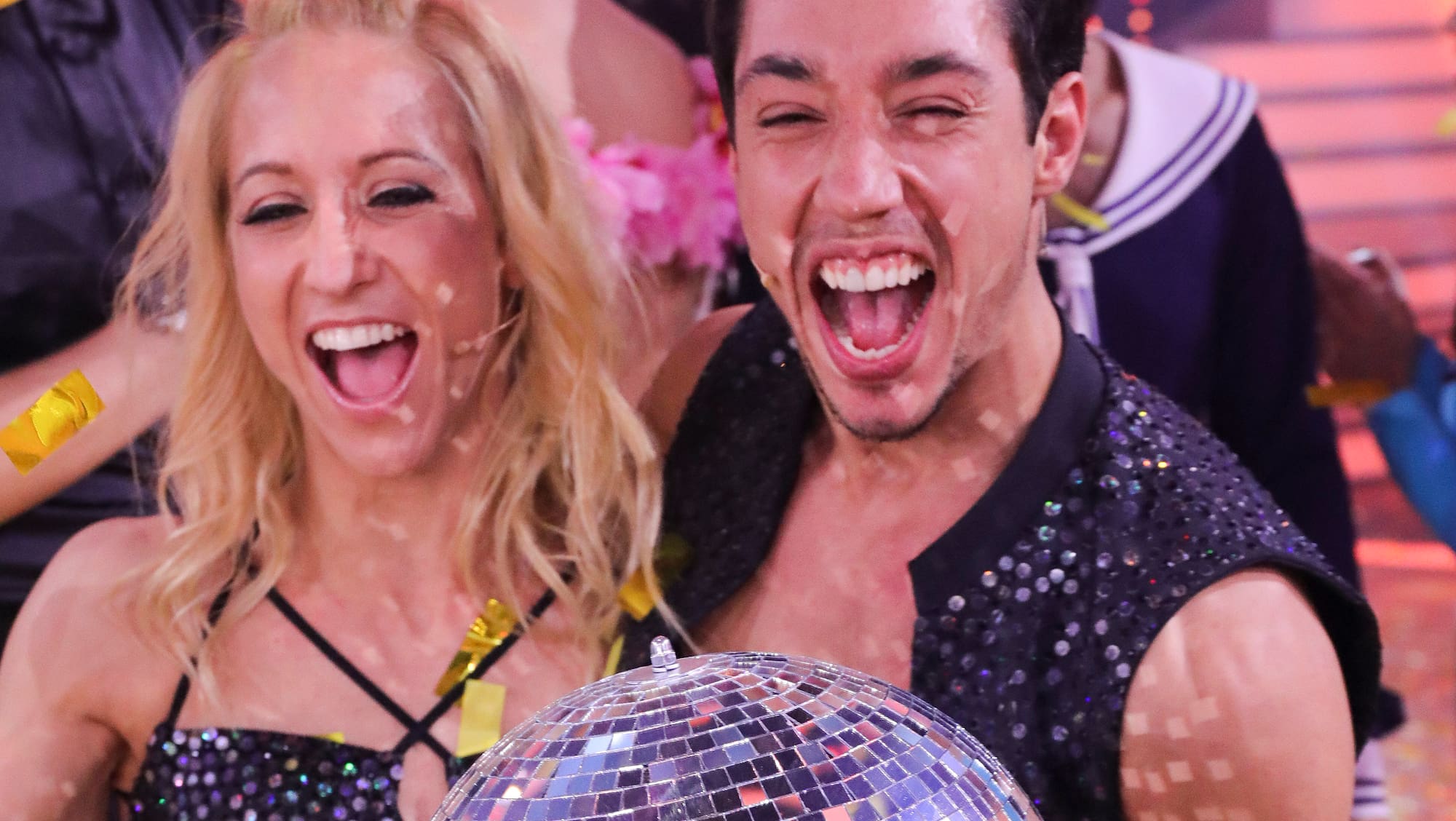 Zirkusartist René Casselly gewinnt «Let's Dance» - Blick Zirkusartist René Casselly gewinnt «Let's Dance» - Blick