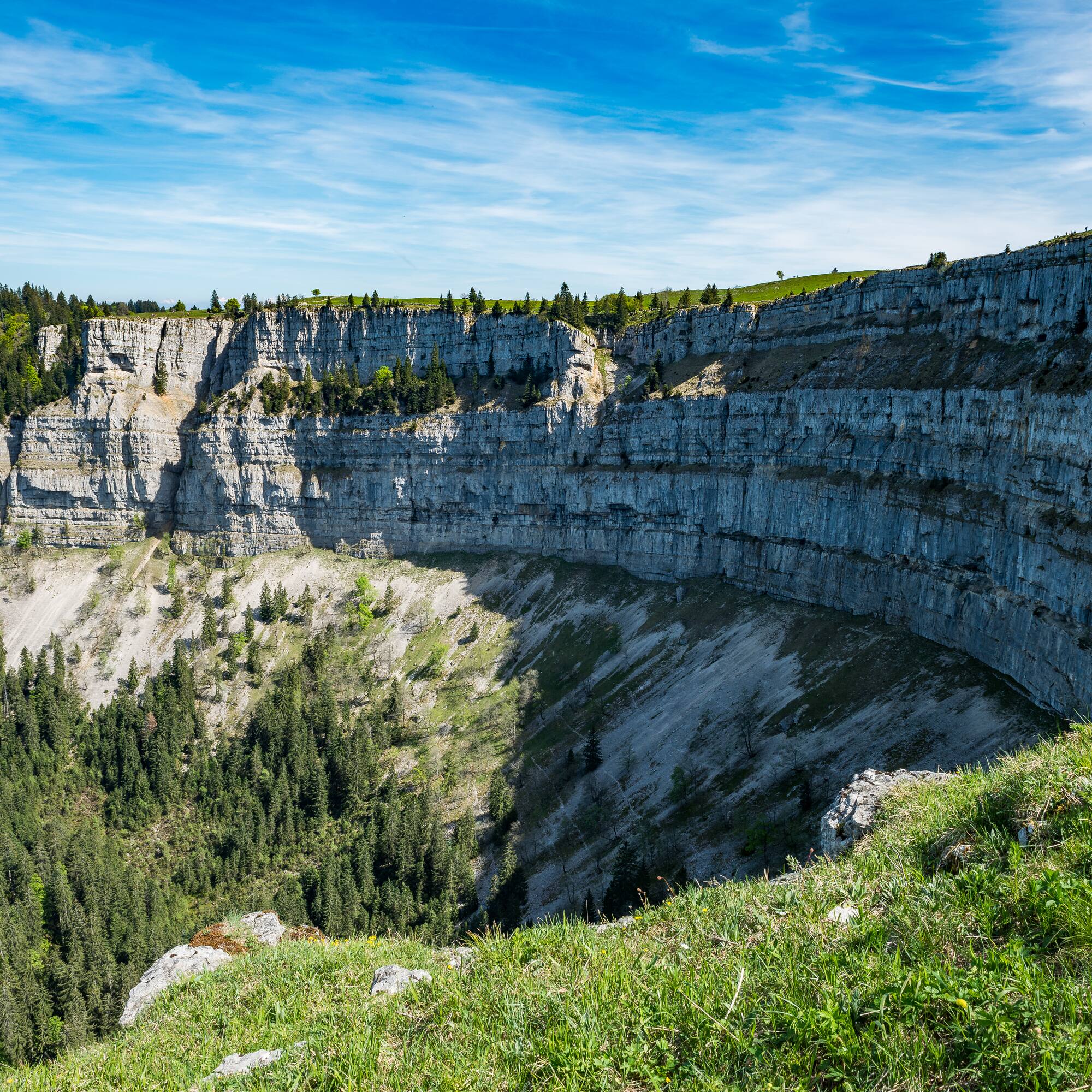 Drama am Creux-du-Van: Mutter springt mit ihren Kindern in den Tod