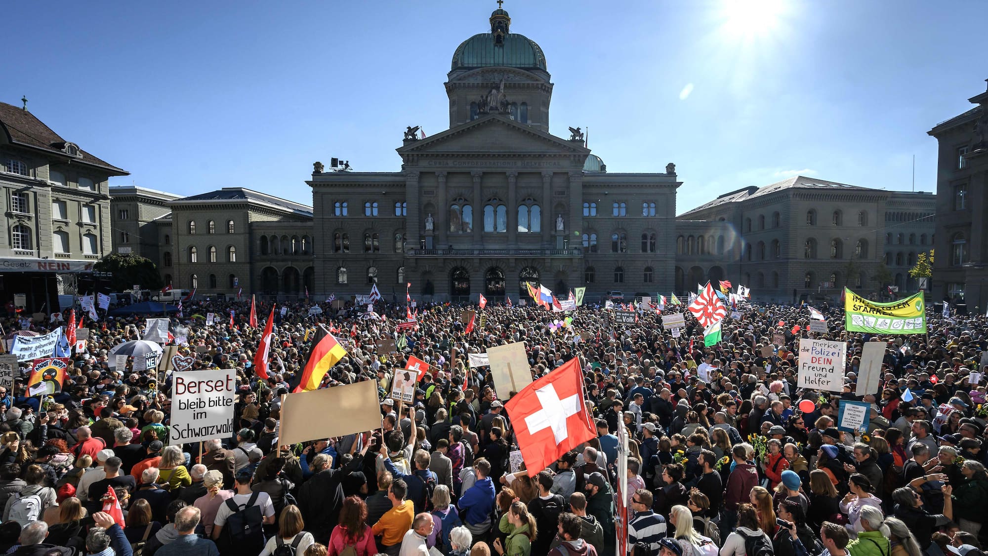Demonstraition Tausende Massnahmen-Gegner demonstrieren am Samstag in Bern - Blick