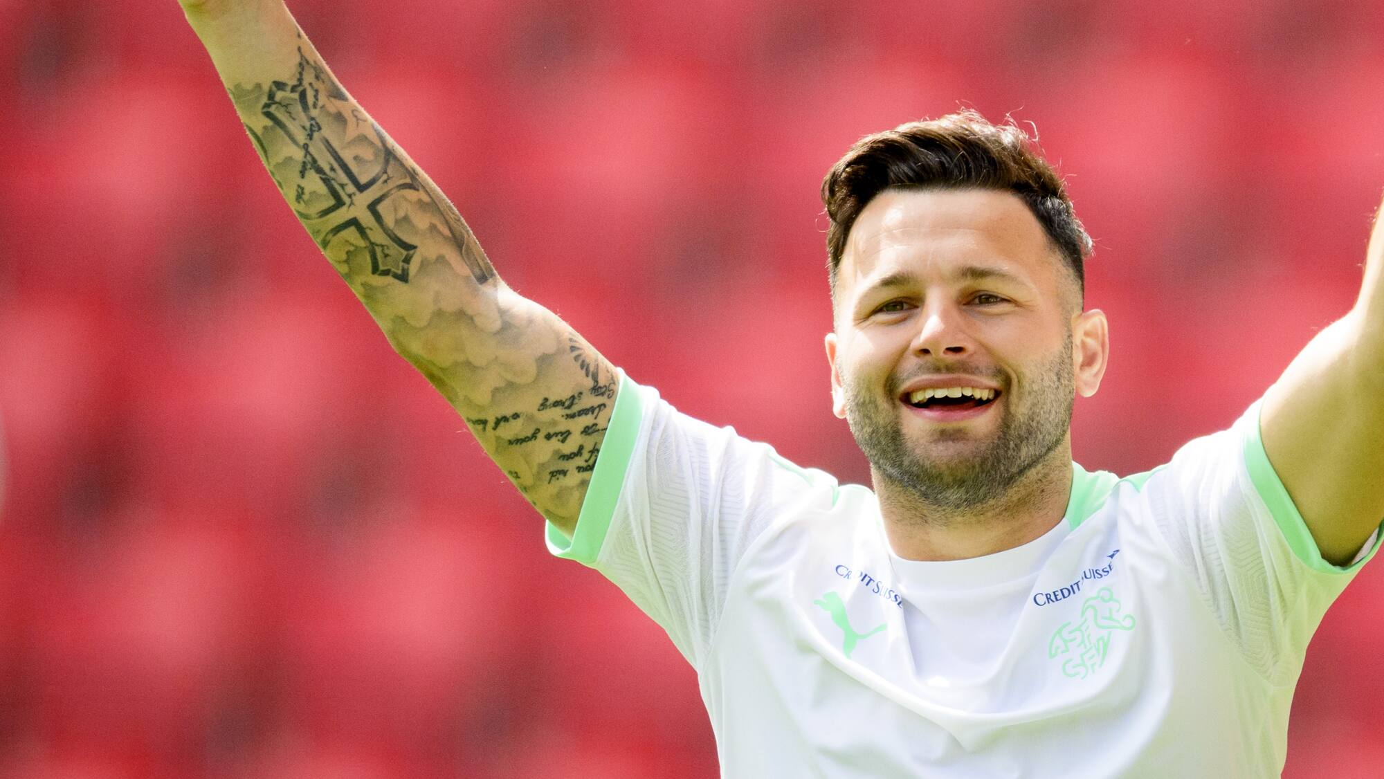 Das sagt Steffen zu seinem Tribünenplatz beim VfL Wolfsburg und zur WM