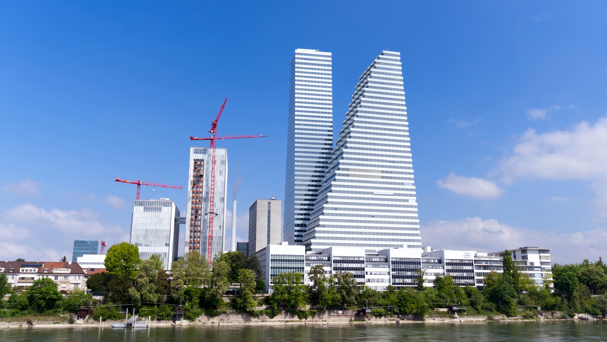 Roche streicht bis zu 345 Stellen in der Produktentwicklung Blick