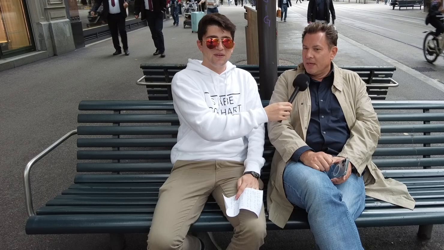 Ask Switzerland Youtuber Lionel unterwegs in Zürich Blick