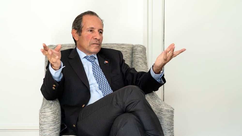 EUBotschafter Petros Mavromichalis im Interview mit SonntagsBlick Blick