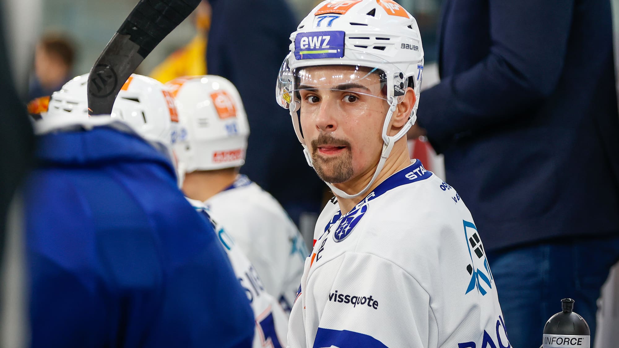 National League ZSCBachofner mit drei Spielsperren gebüsst Blick