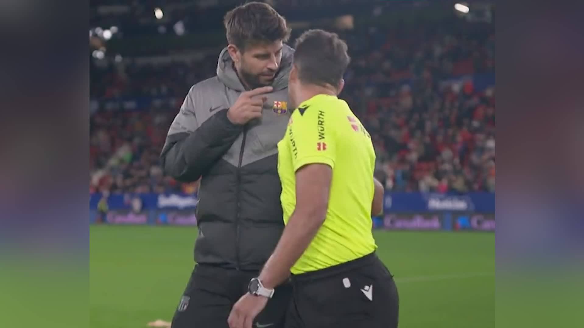 Barcelona Piqué erhält bei seinem letzten Auftritt die Rote Karte Blick