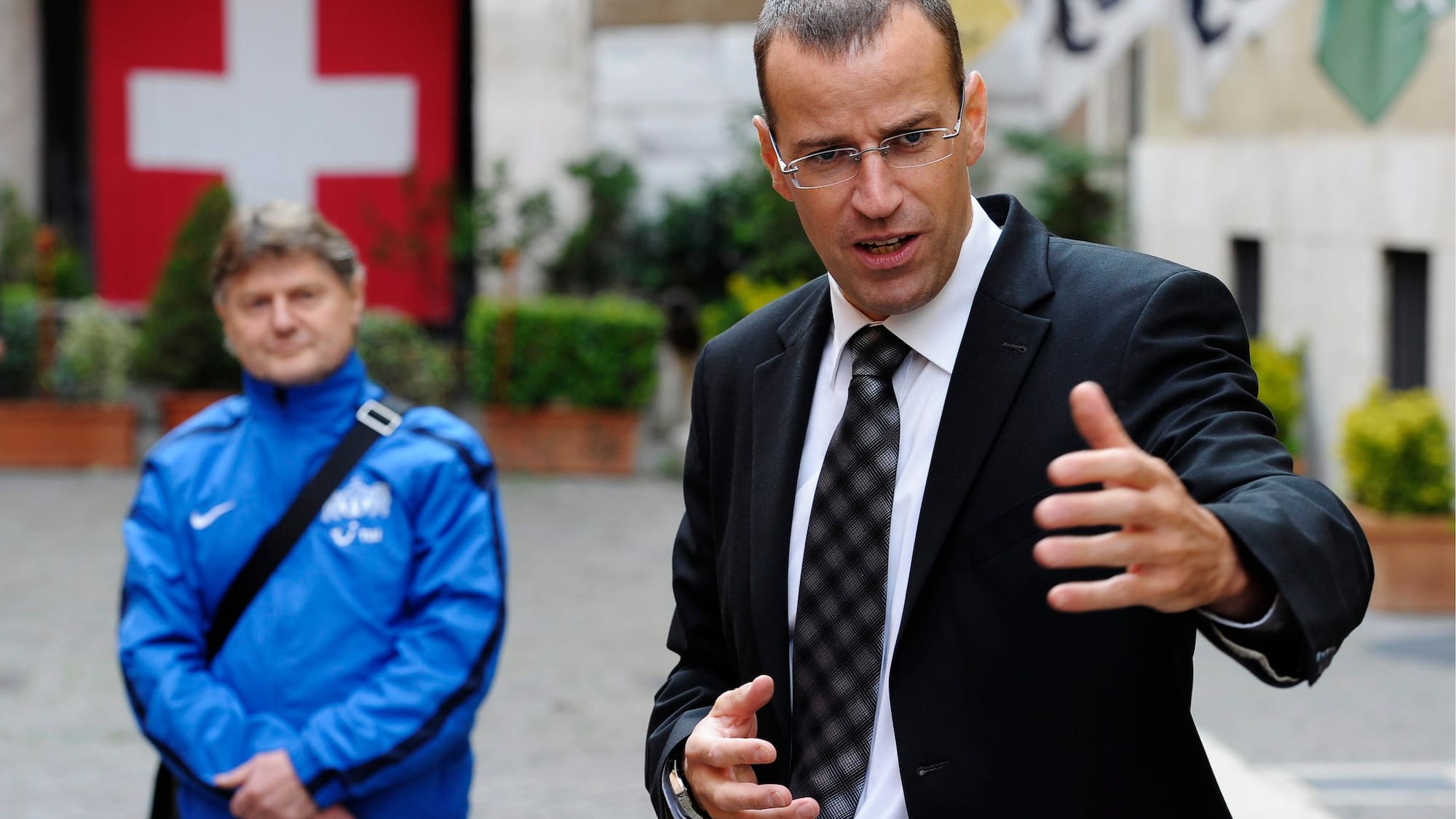 Daniel Angrig Zermatter Gemeindeschreiber Daniel Anrig sitzt in Zürich in U-Haft - Blick