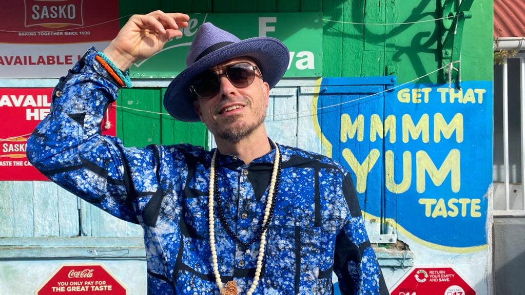 Dodo Rapper Dutch Sänger Dodo reist mit Musikcontainer an die Elfenbeinküste - Blick