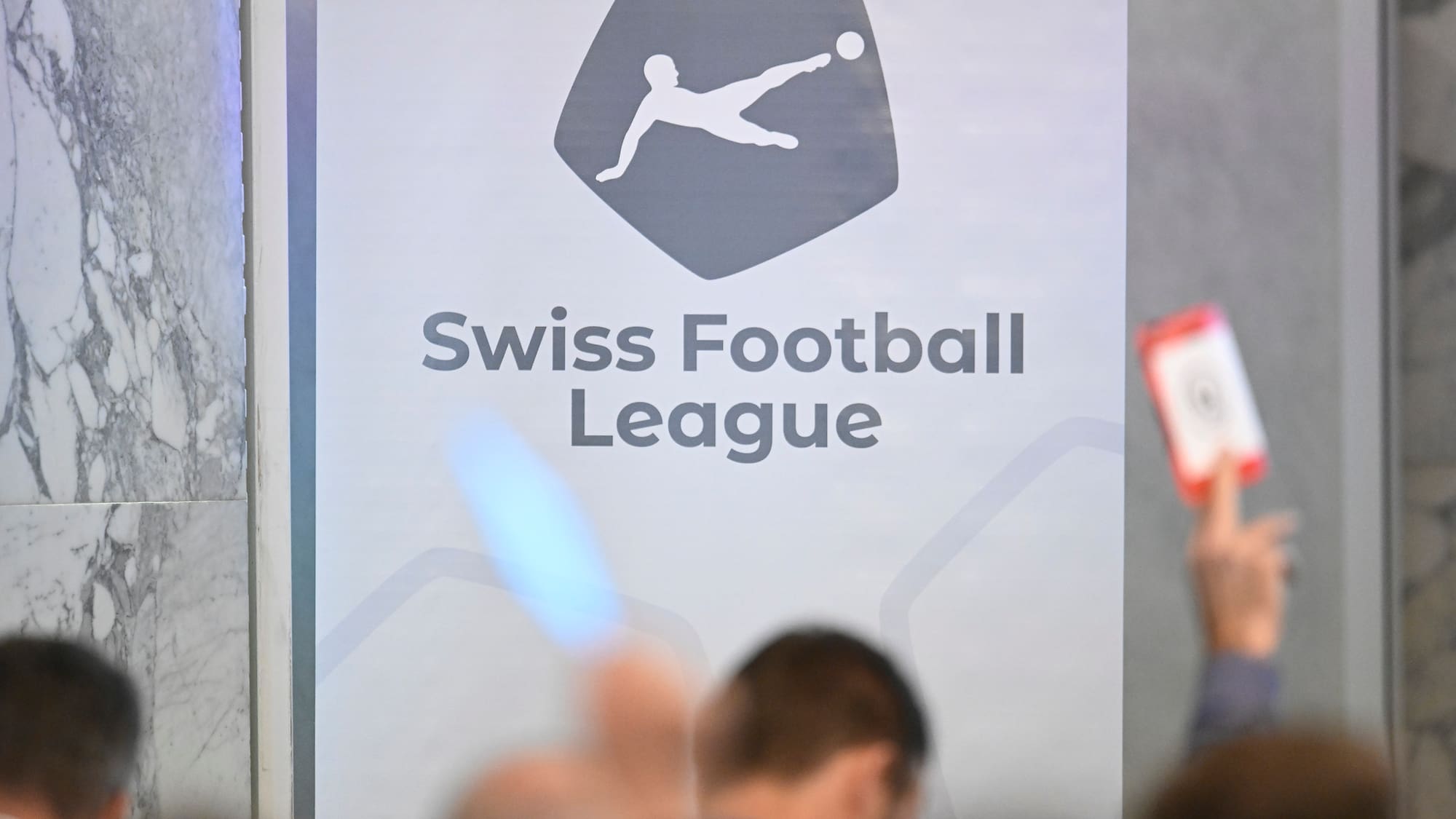 Super League 18 Runden vor und 20 Runden nach der Winterpause Blick