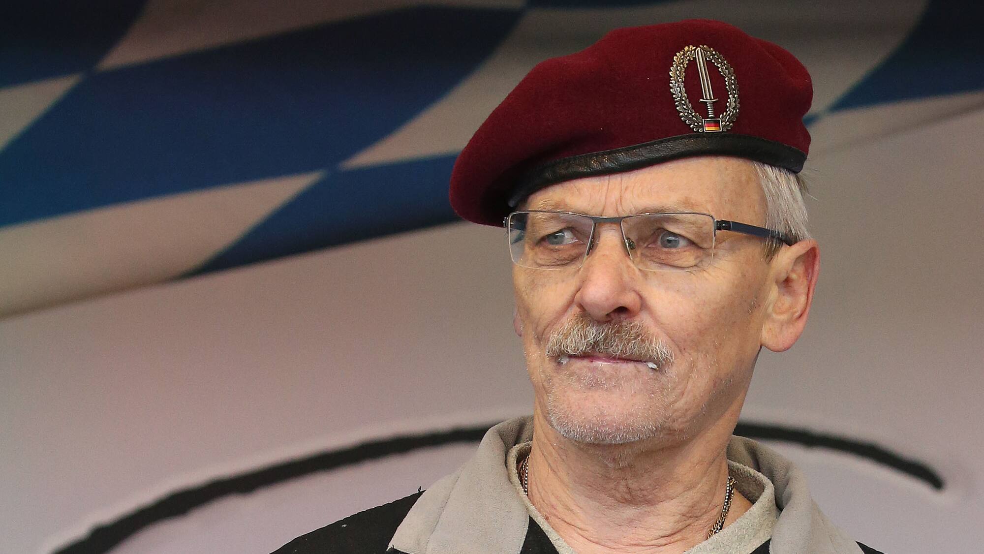 Reichsbürger-Razzia: Ex-Oberst glaubt an Schweizer Kinderfolter-Tunnels