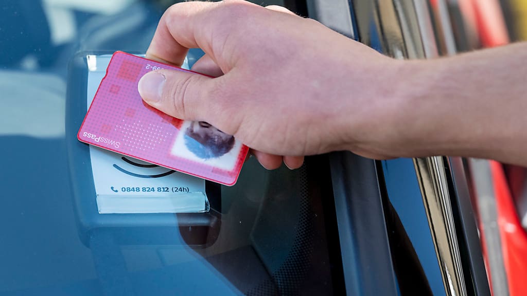 Swisspass für bargeldlose Bezahlung im öV - Blick