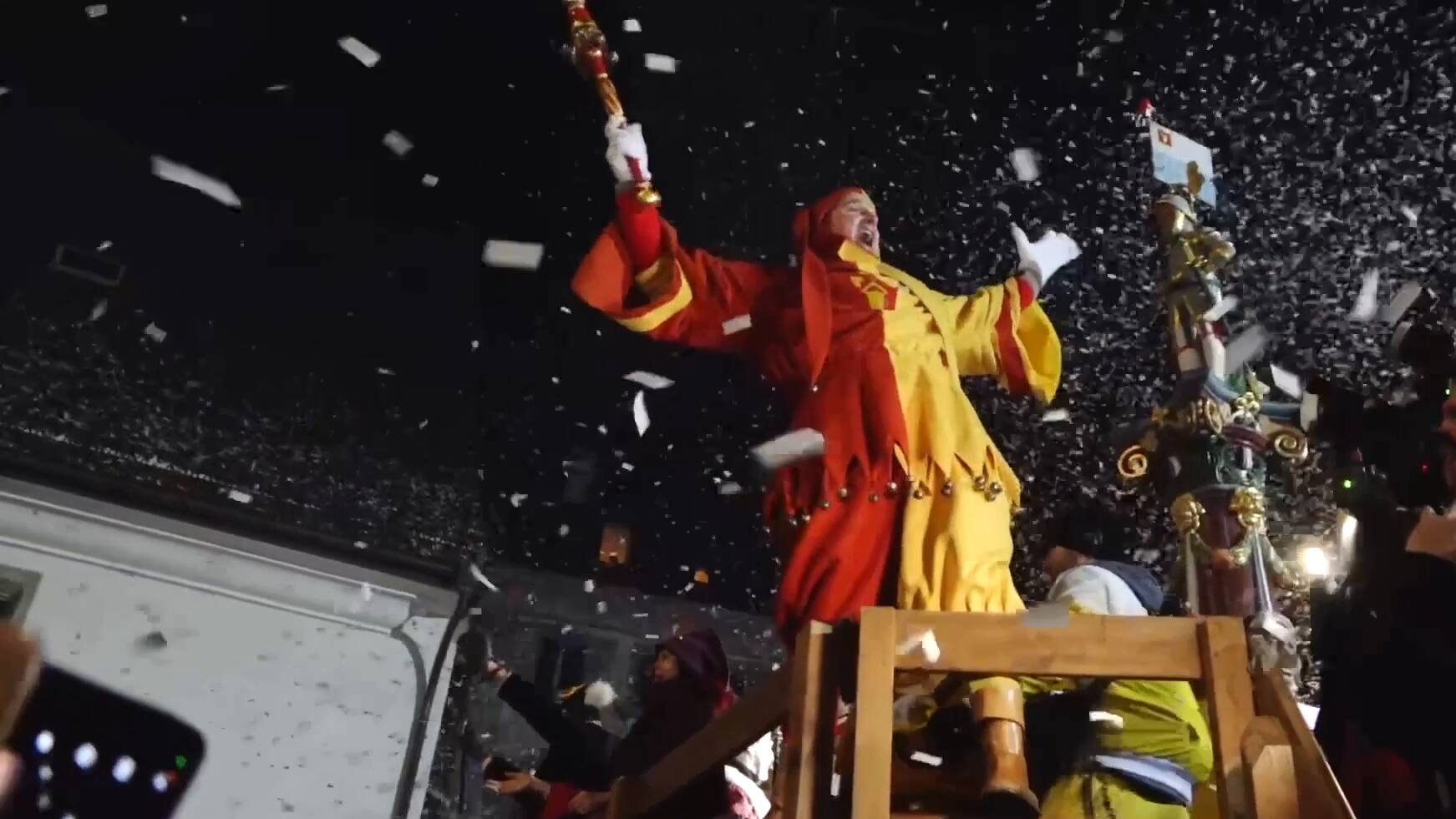 Luzerner Die Luzerner Fasnacht wird mit dem Urknall um fünf Uhr eröffnet - Blick