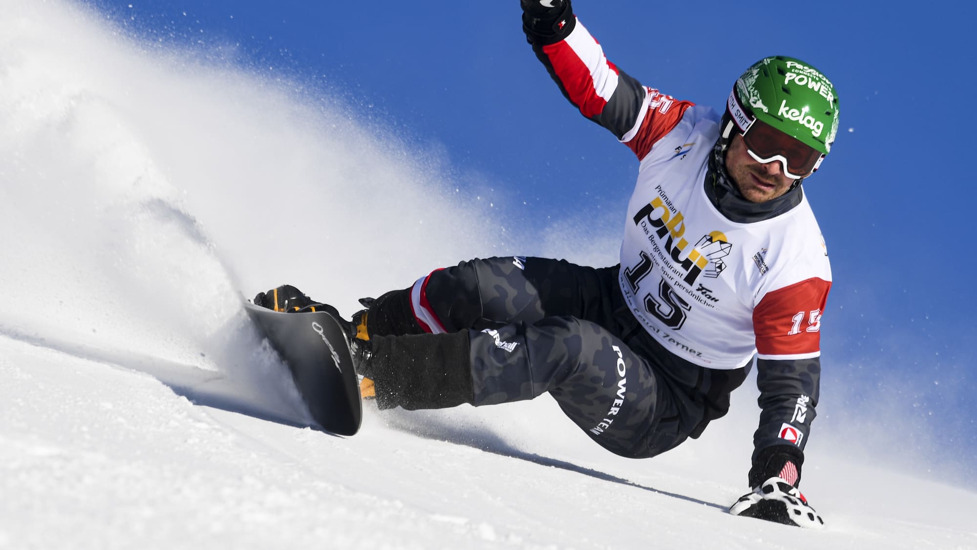 Snowboard Saisonende für ÖsterreichSnowboarder Alexander Payer Blick