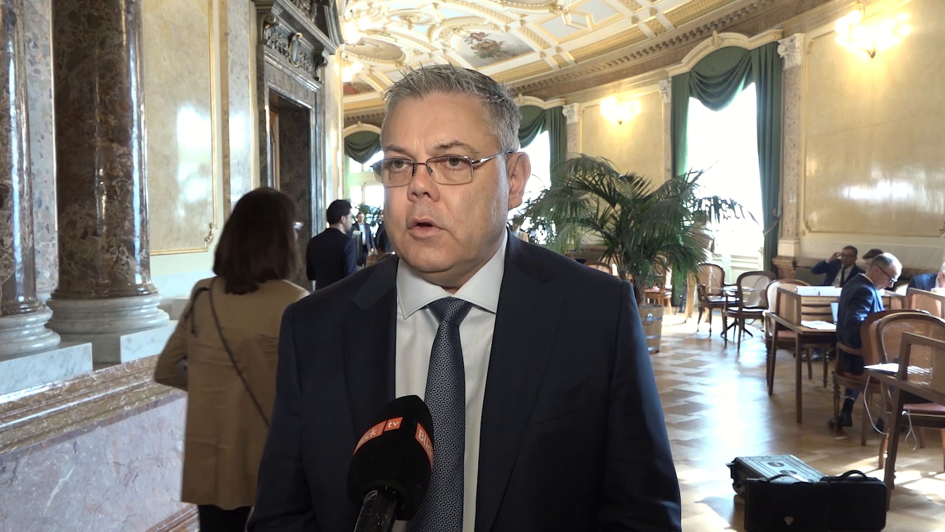 SVPNationalrat Franz Grüter zu Serverzentren Blick