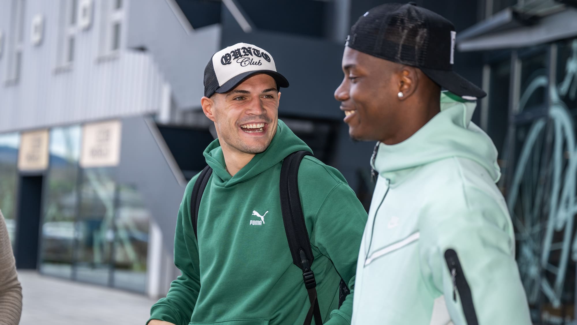 Fussball Die NatiStars treffen in Basel ein Blick