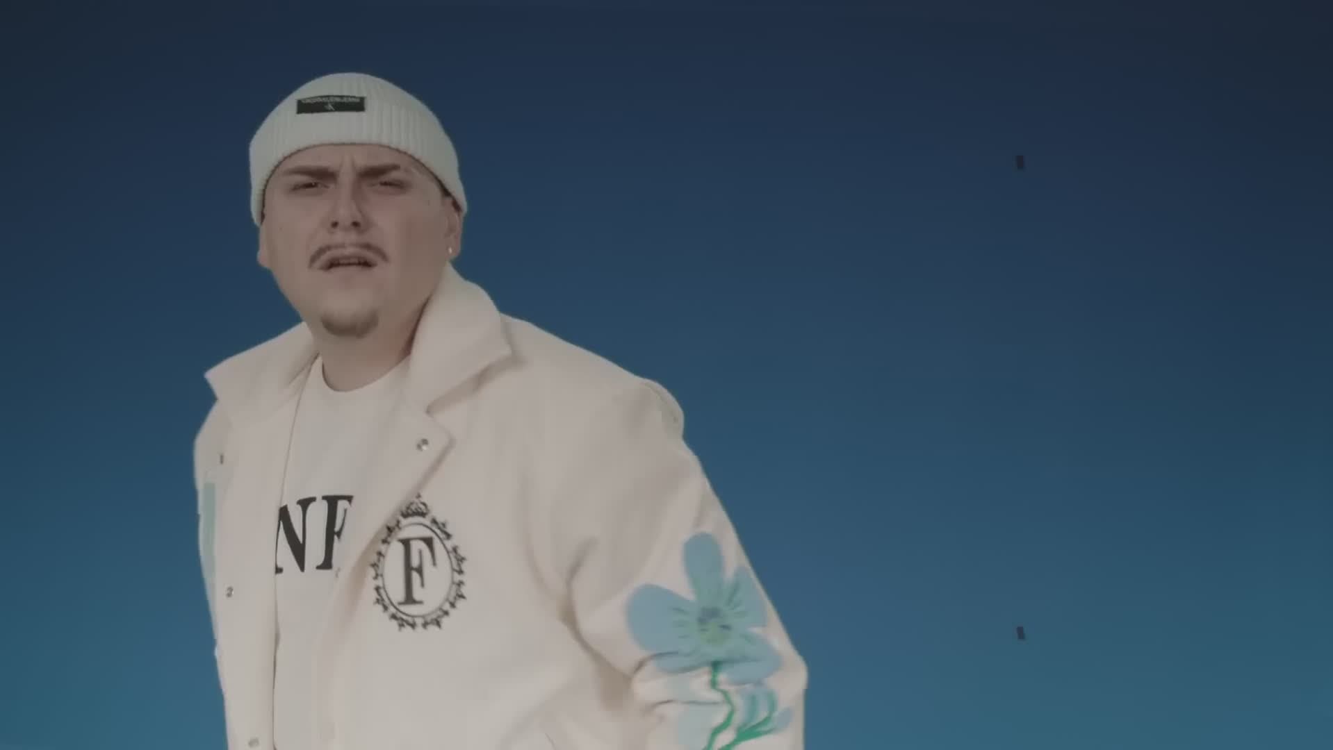 Videoclip von «Juicy» vom Schweizer Rapper EAZ - Blick
