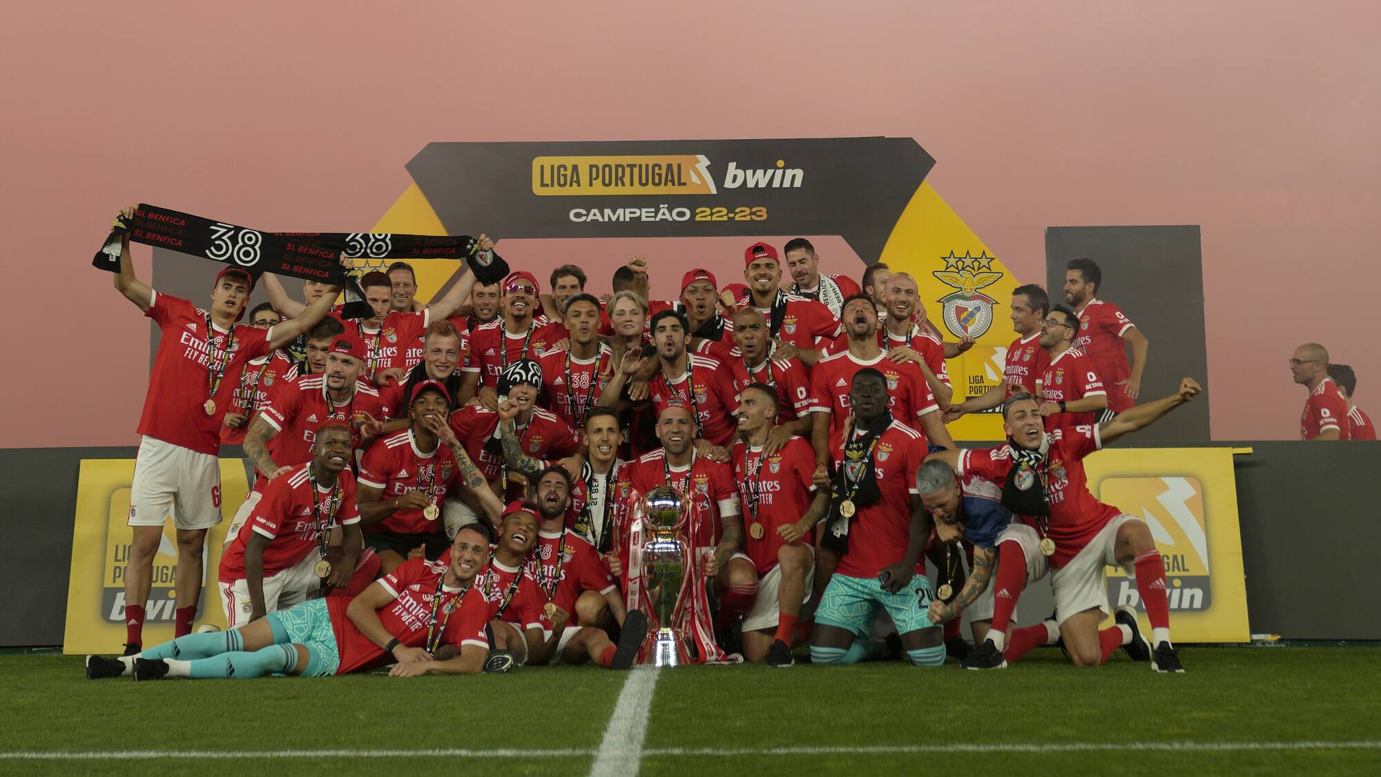 Fussball Benfica Lissabon zum 38. Mal Meister Blick