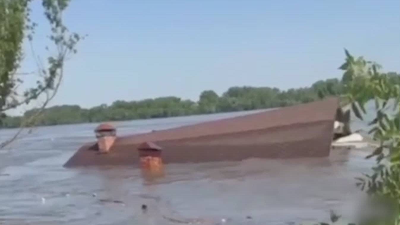 Ukraine-Krieg: Nach Dammbruch werden ganze Häuser weggeschwemmt - Blick