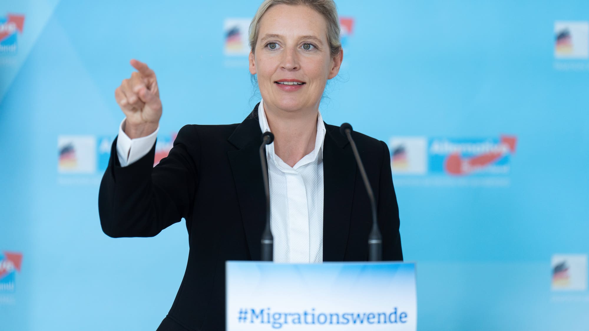 Deutschlands etablierte Parteien rätseln über Höhenflug der rechten AfD