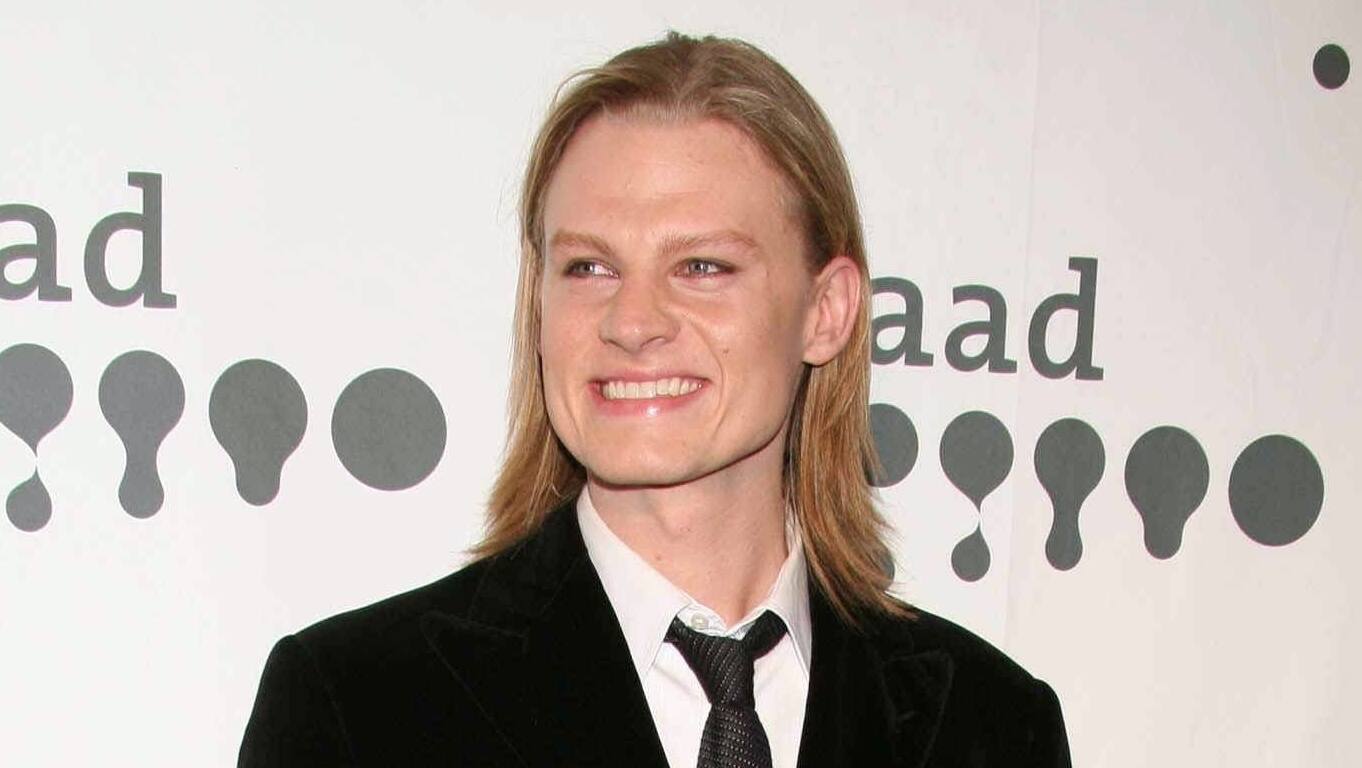 Jeffrey Carlson ist mit 48 Jahren gestorben Blick