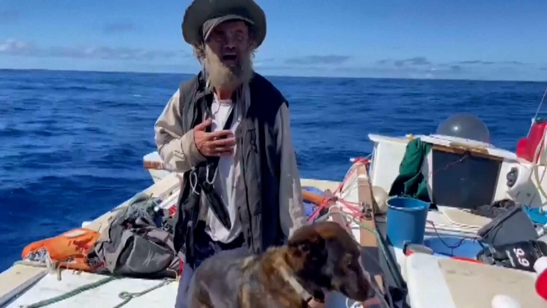 Hier werden Tim Shaddock und Hündin Bella gerettet - Blick