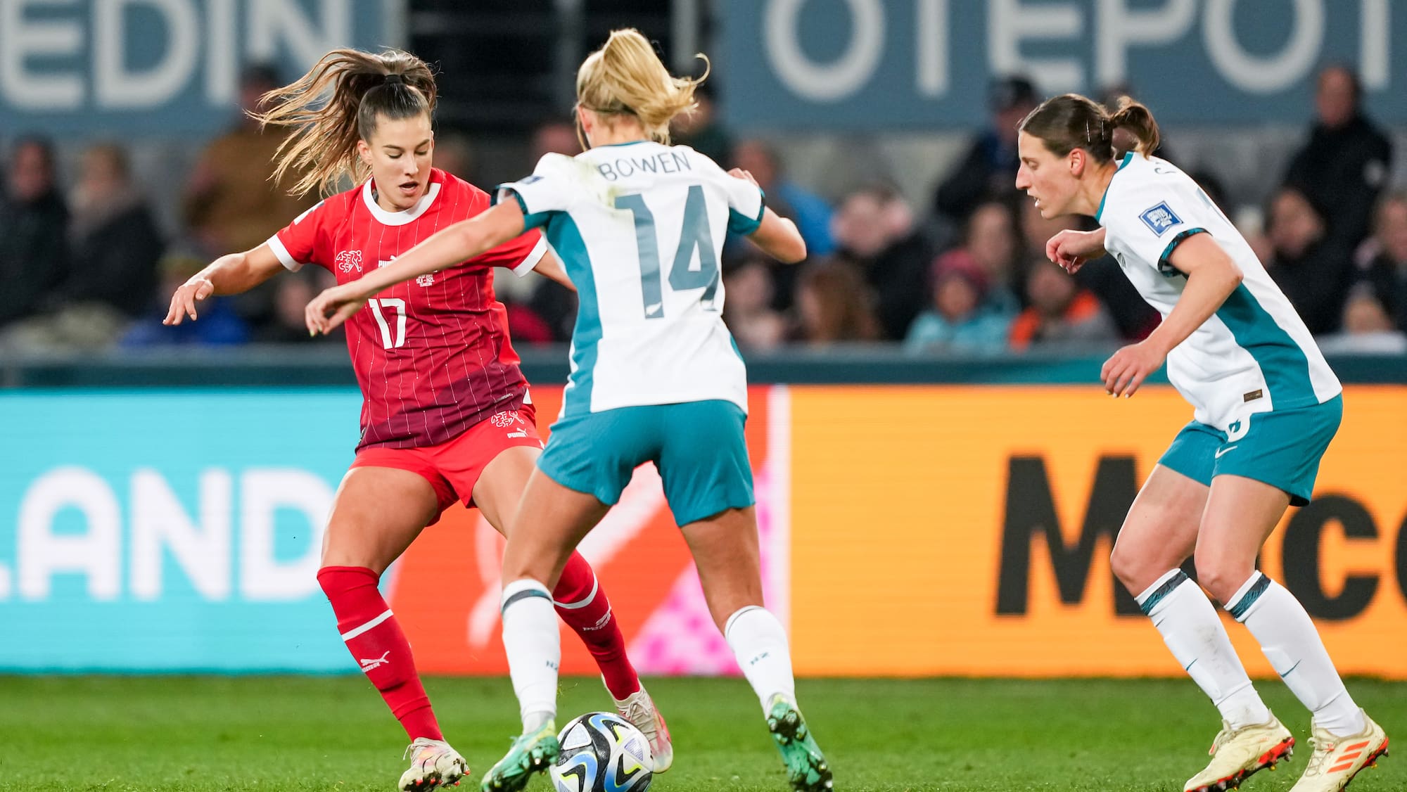 FussballWM FrauenNati schlägt SuperLeagueHighlights der Männer Blick
