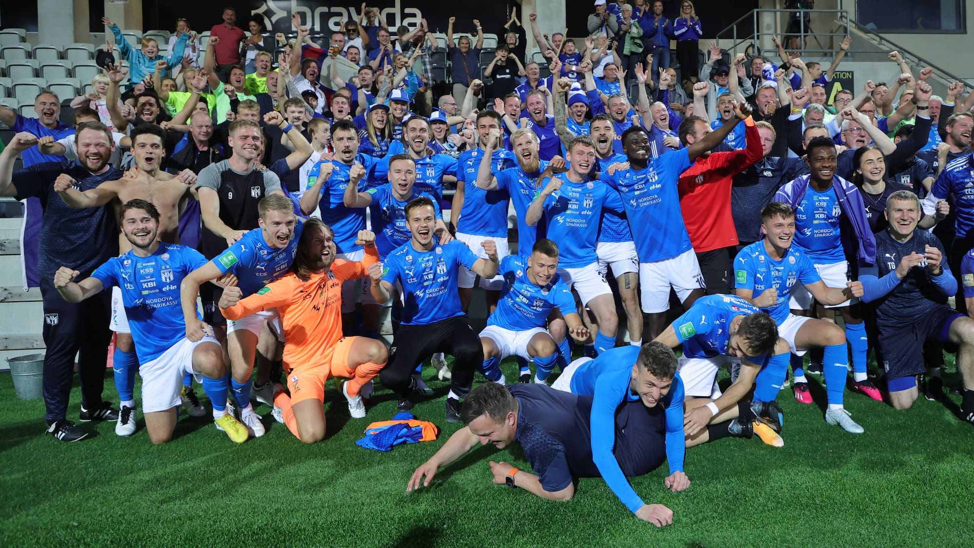 Fussball Klaksvik darf weiter von der Champions League träumen Blick