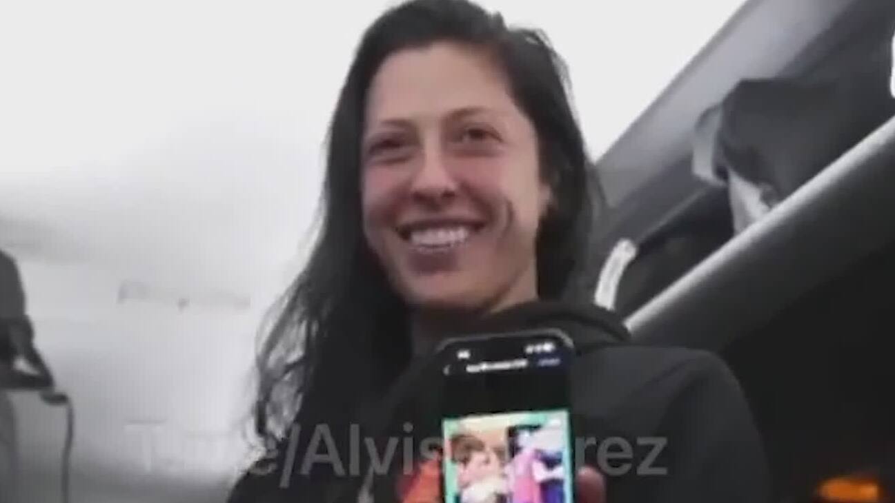 FrauenWM Spanierinnen feiern WMTitel ausgelassen im Teambus Blick