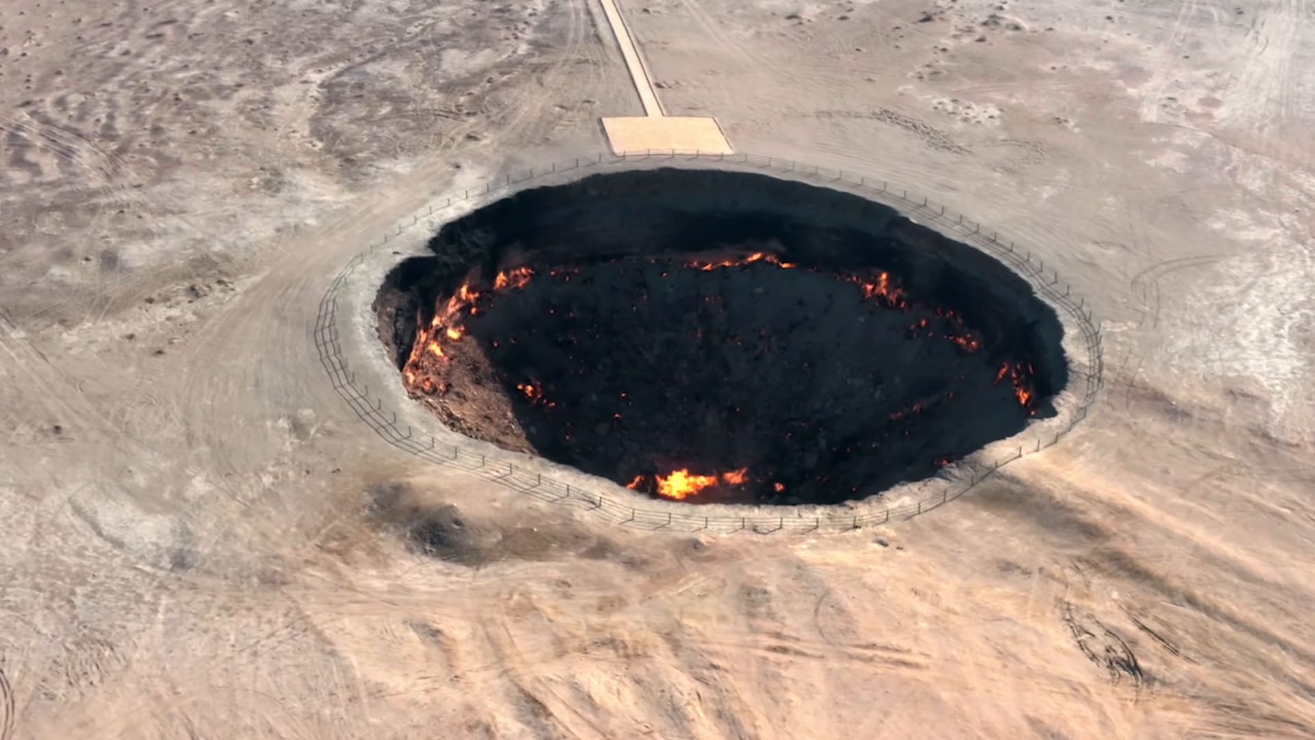 Aussergewöhnliche Orte: Der Krater von Derweze in Turkmenistan - Blick