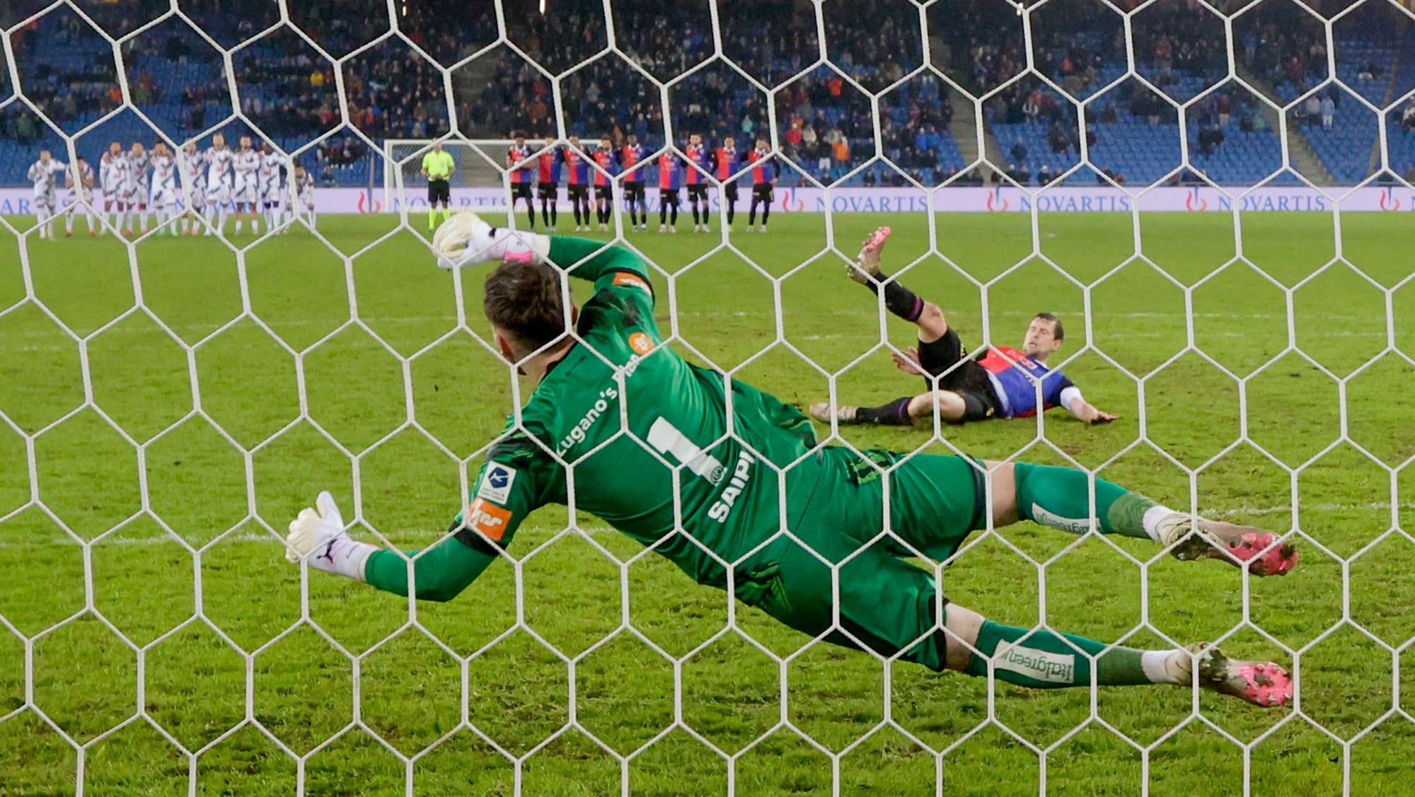 Brother in charge of FCB away: Lugano goali Saipi’s penalty secret Brother in charge of FCB away: Lugano goali Saipi’s penalty secret