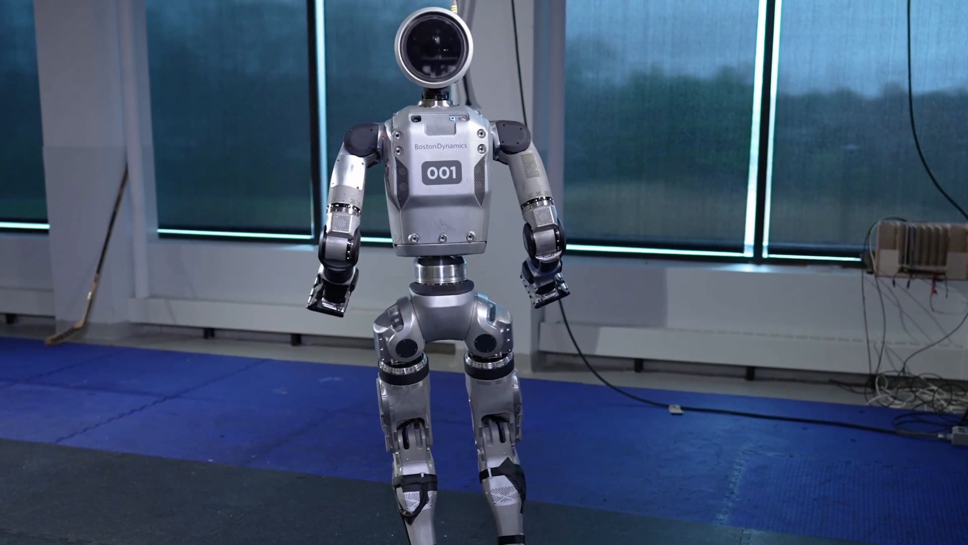 Bekanntester Roboter Der Welt Ist Nun Gelenkiger Und Agiler Blick bekanntester-roboter-der-welt-ist-nun-gelenkiger-und-agiler-blick
