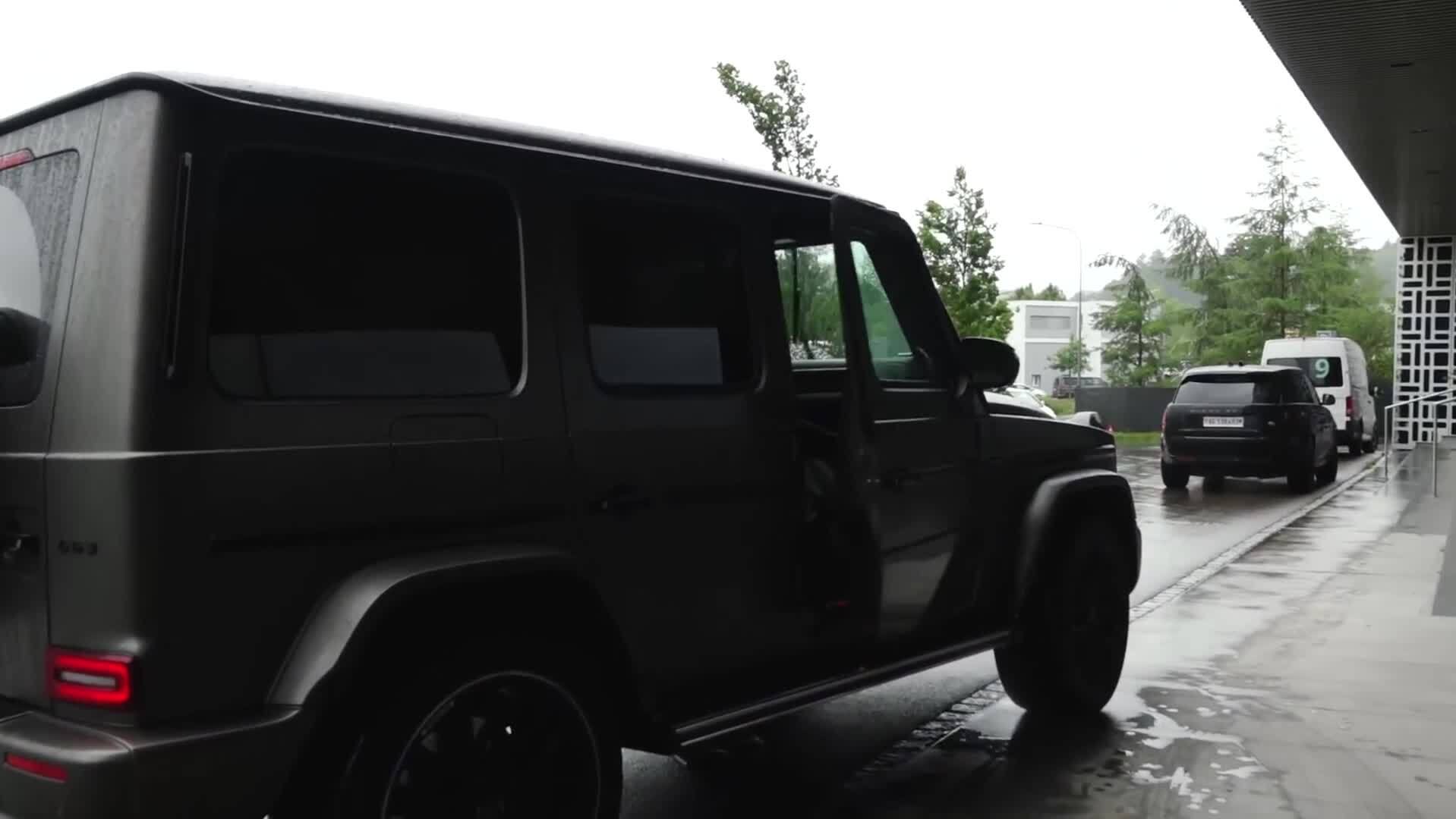 Nati Hier treffen die restlichen NatiStars ein Blick