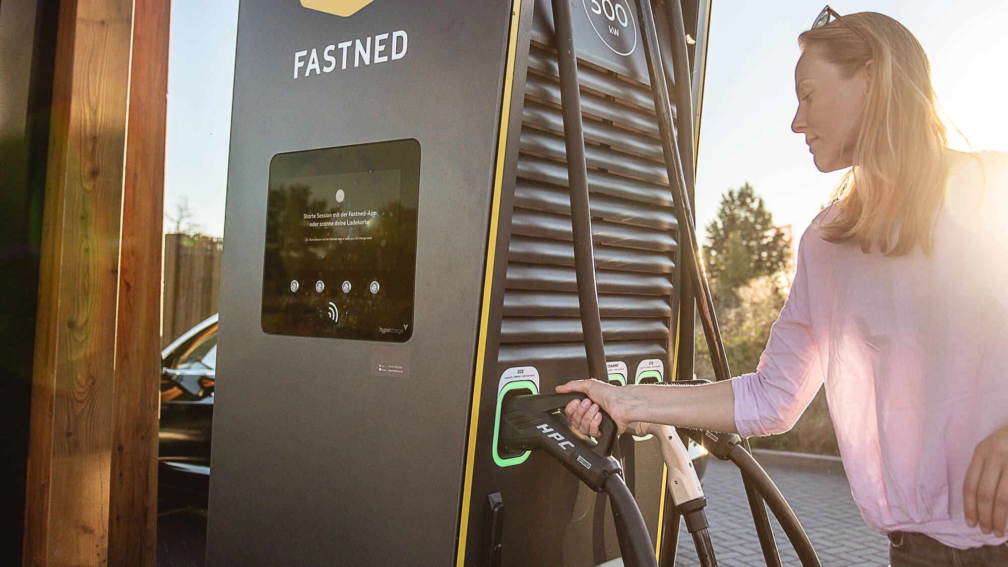 Fastnet Laden Der niederländische Lade-Anbieter Fastned will in der Schweiz durchstarten