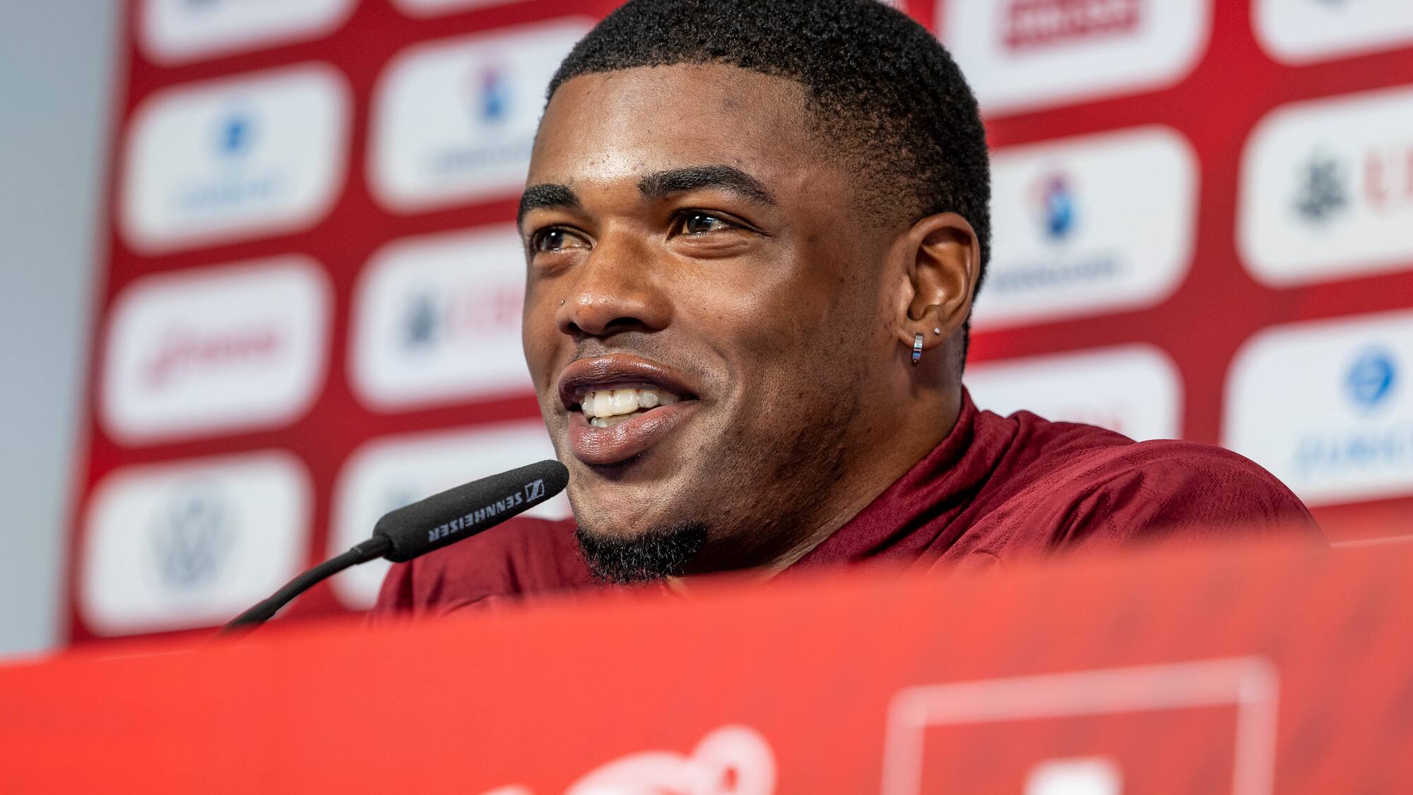 EM 2024 Kwadwo Duah tritt vor dem EnglandKracher vor die Medien Blick