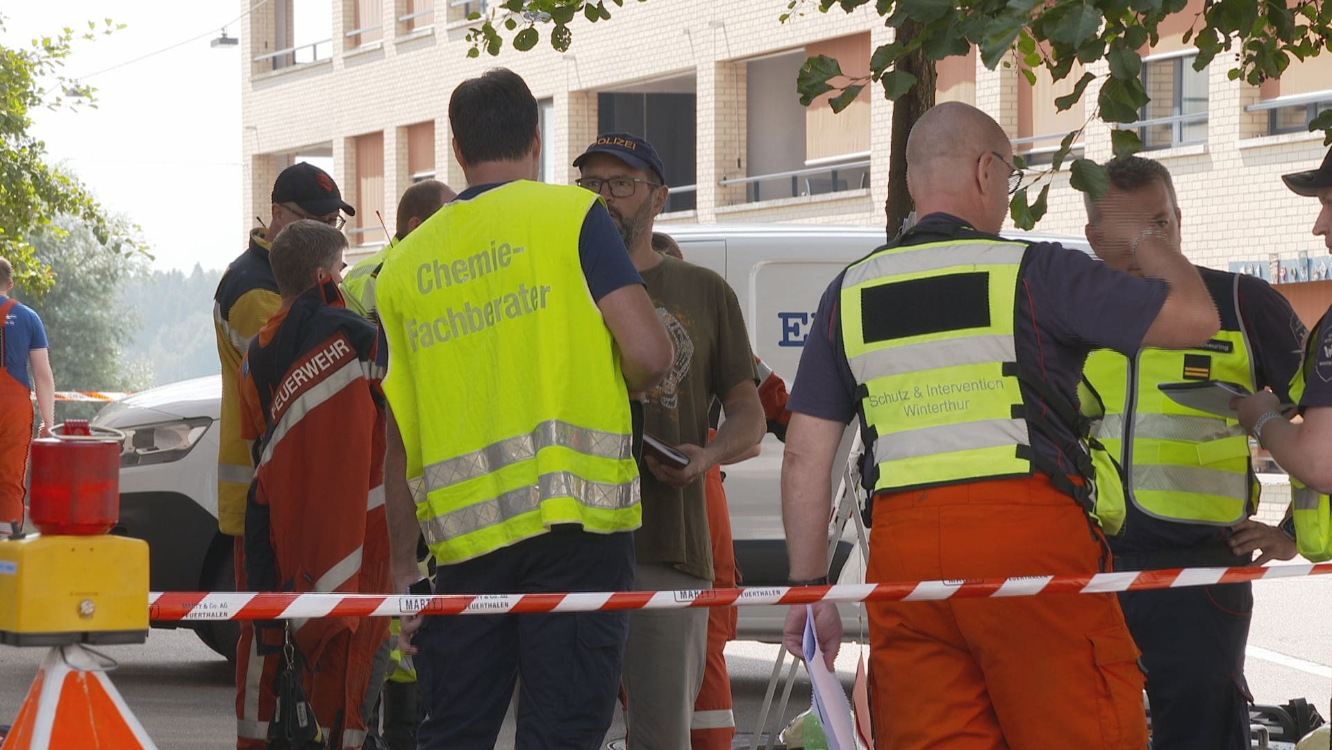 Ammoniak-Unfall in Päffikon ZH: Mehrere Gebäude evakuiert - Blick