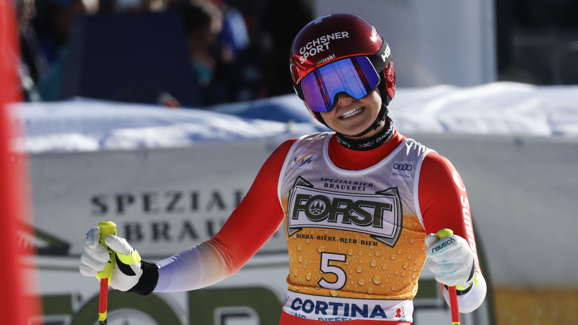 Corinne Suter: Beeindruckendes Comeback in Cortina nach langem Verletzungspech