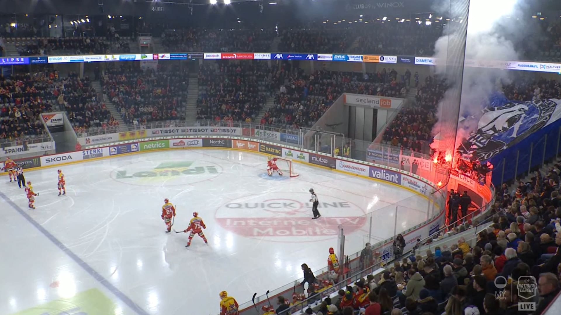 National League: Fribourg-Fans sorgen in Biel für Pyro-Skandal - Blick