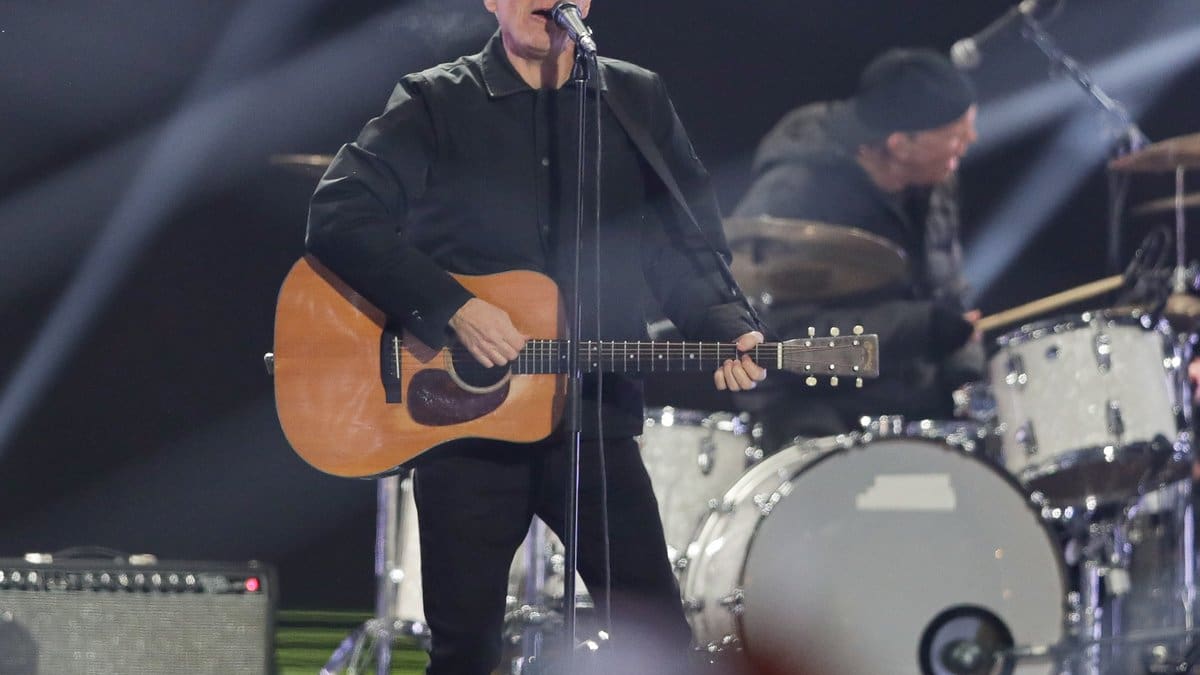 Bryan Adams Perth Bryan Adams: Berg aus Fett und Lumpen verhindert sein Konzert in Perth