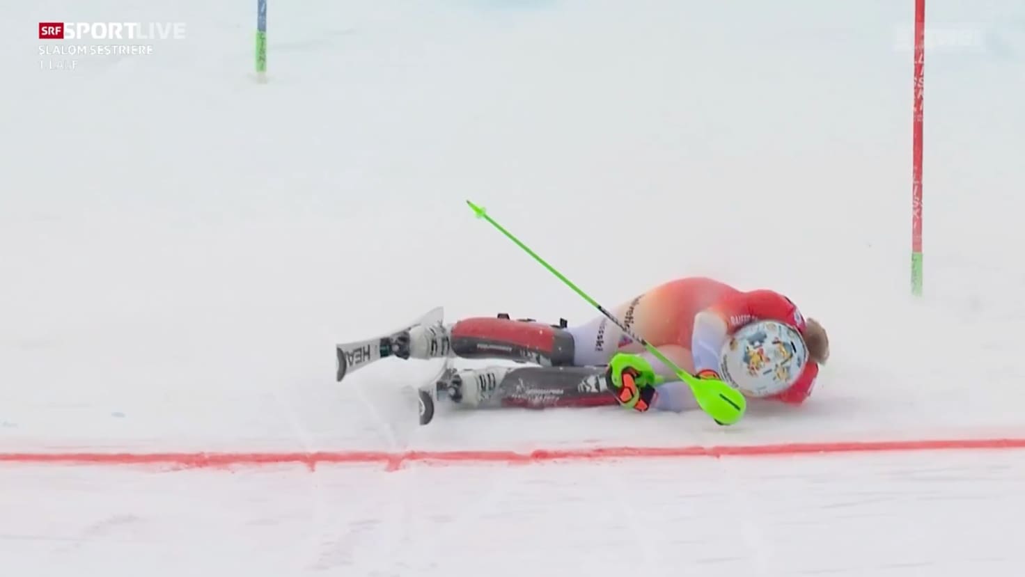 Camille Rast crasht kurz vor Schluss heftig und schlittert ins Ziel - Blick