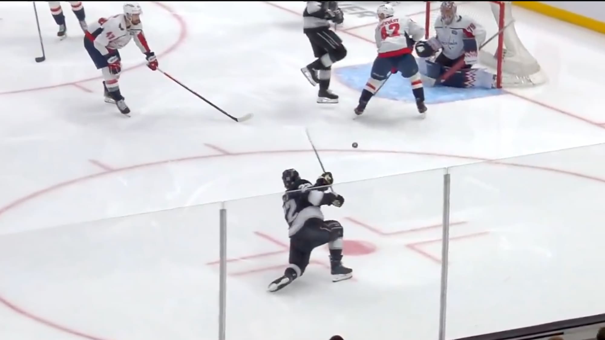 NHL: Kevin Fiala schießt Los Angeles Kings zum Sieg - 3:0 gegen Washington Capitals