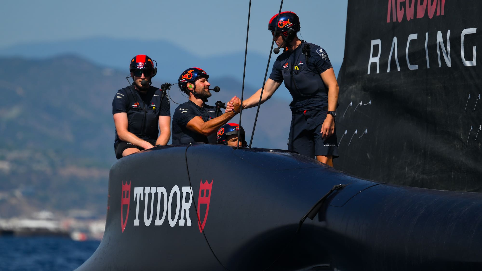 Alinghi Red Bull verlässt America's Cup: Was steckt hinter dem überraschenden Ausstieg?
