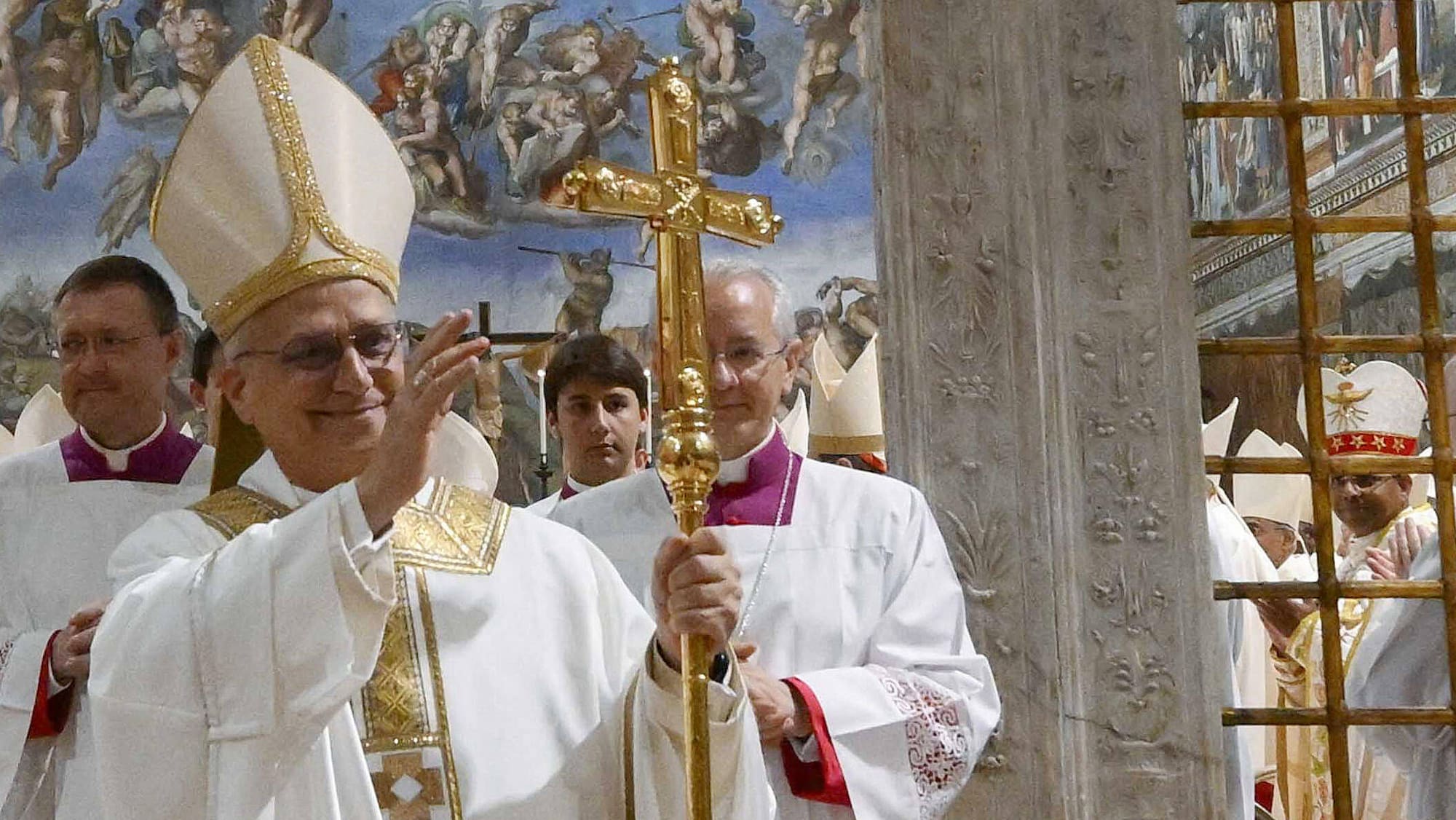 Der Papst als politischer Akteur: Zwischen Twitter-Kritik und Friedensvermittlung – Eine Analyse