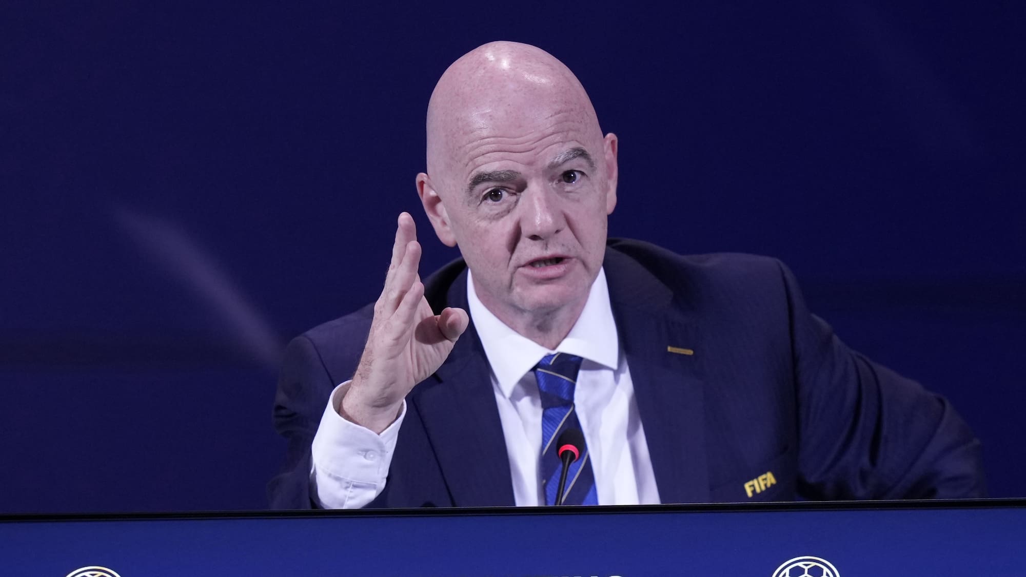 Infantino-Zorn: Top-Fussballbosse verlassen FIFA-Kongress – Neuendorf unter den Protestierenden