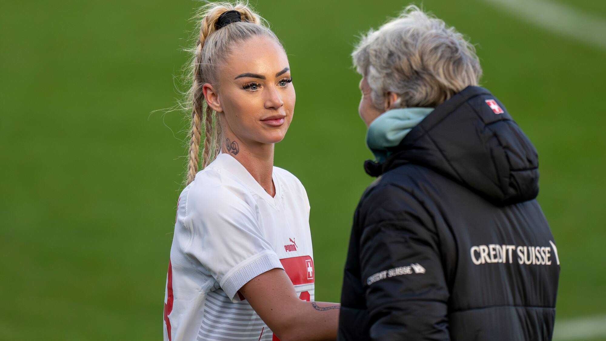 Rebecca Spring Rok «FORZA! Frauen. Fussball.»: Humm über brutalen EM-Cut - Blick