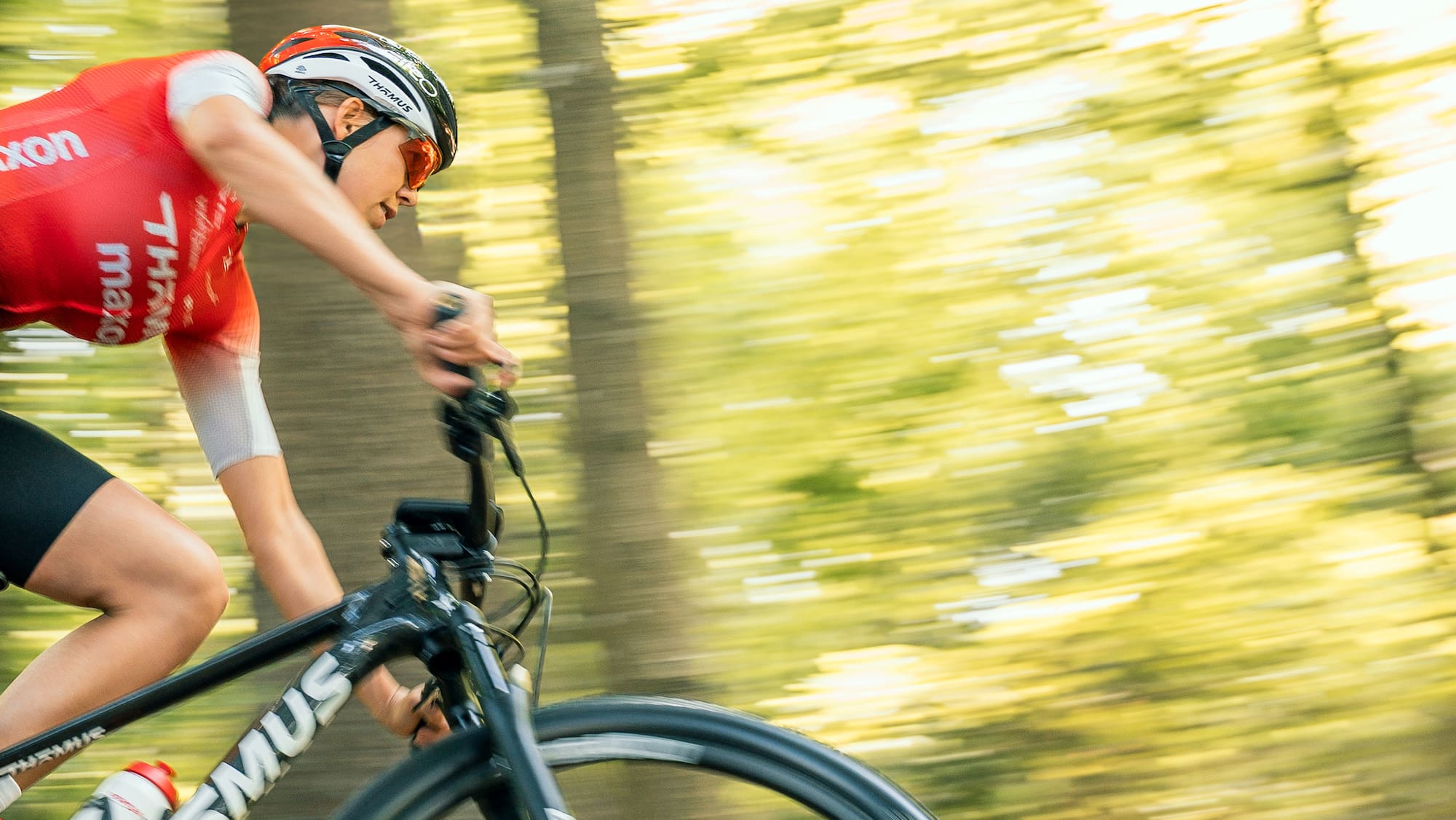 Revolution im Mountainbike-Sport: Alessandra Keller und das Schweizer Team setzen auf kabellose Schaltung!