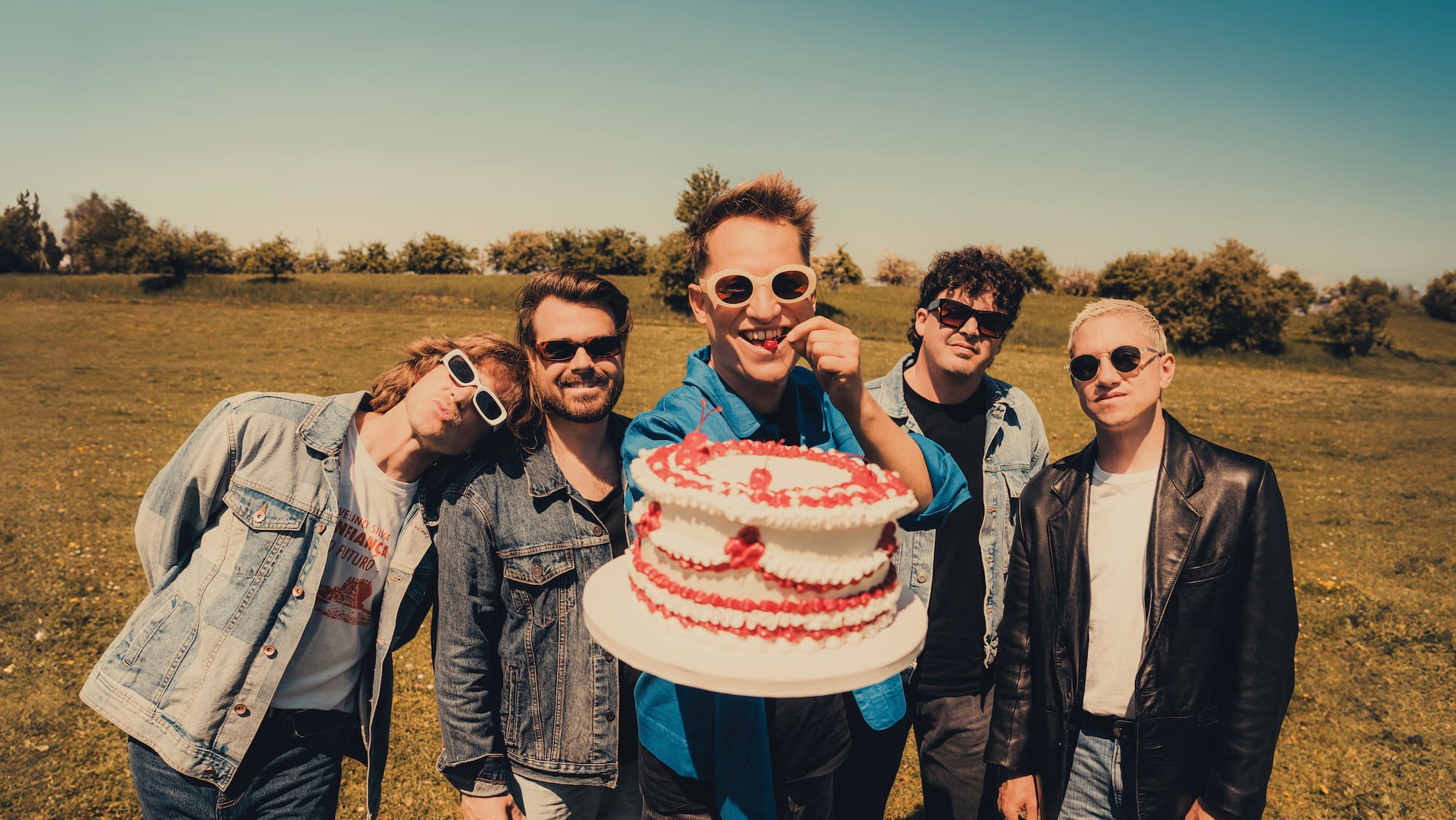 Hecht: 15 Jahre Bandgeschichte und Expansion nach Deutschland - Blick