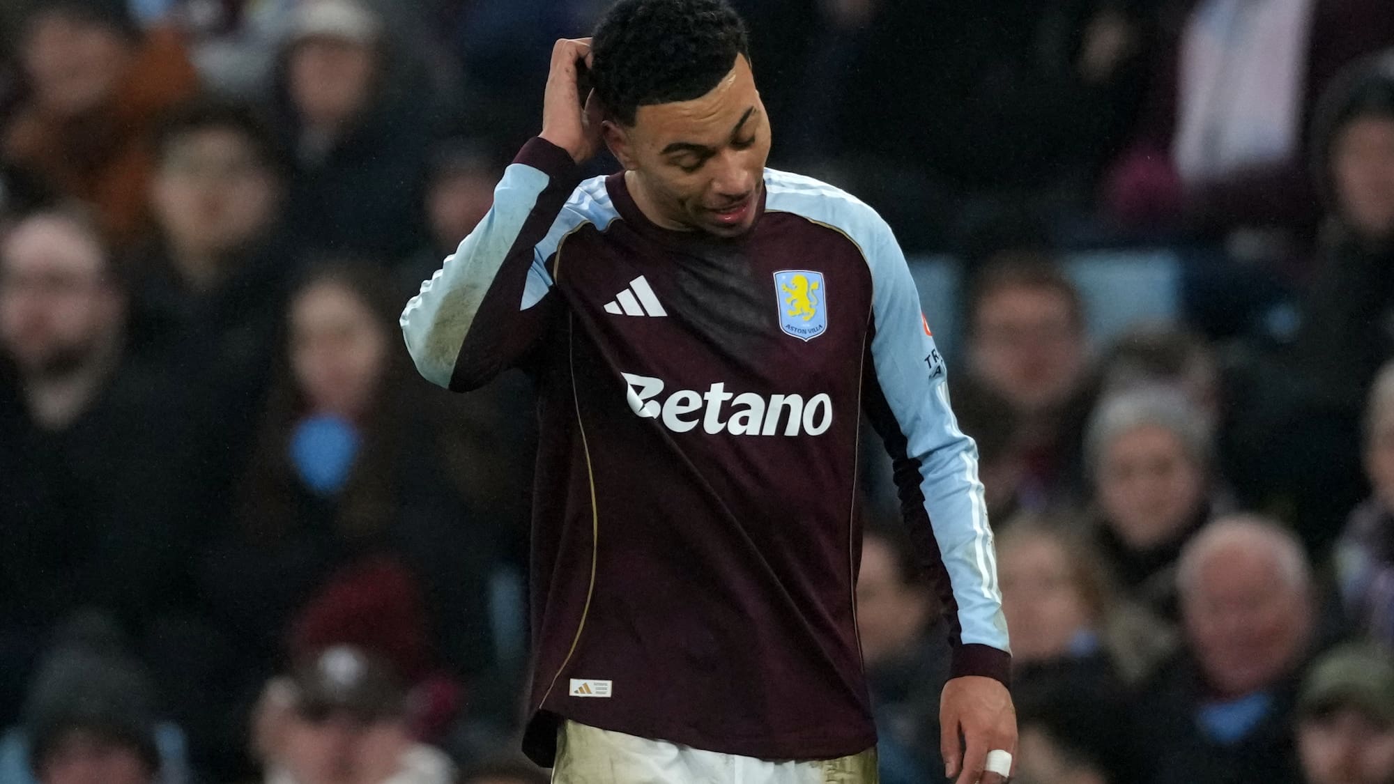 Ex Basler Barry Trifft Aston Villa Stolpert ber Everton Blick ex-basler-barry-trifft-aston-villa-stolpert-ber-everton-blick