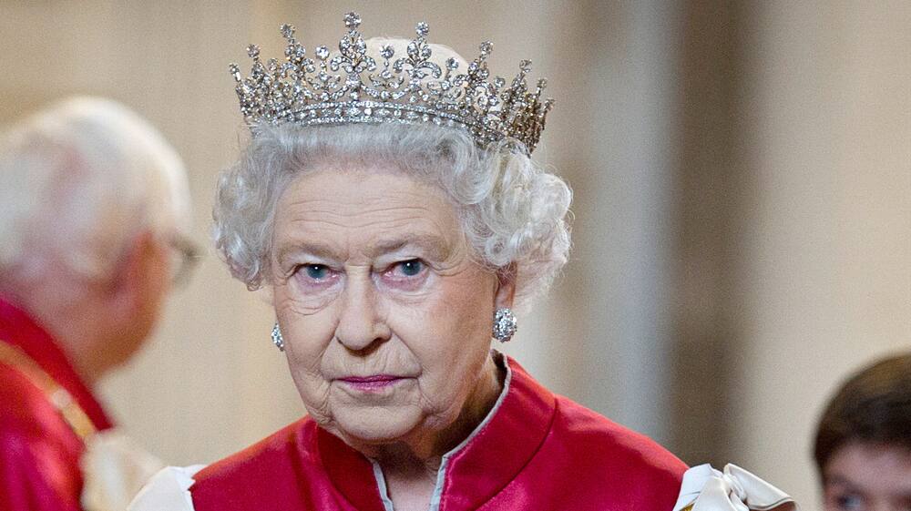 Magen-Darm-Grippe: Queen Elizabeth II. im Spital - Blick