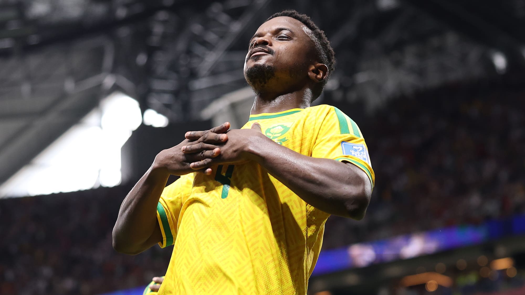 WM-Aufsehen: Südafrikaner Teboho Mokoena feiert mit Ronaldo-Jubel