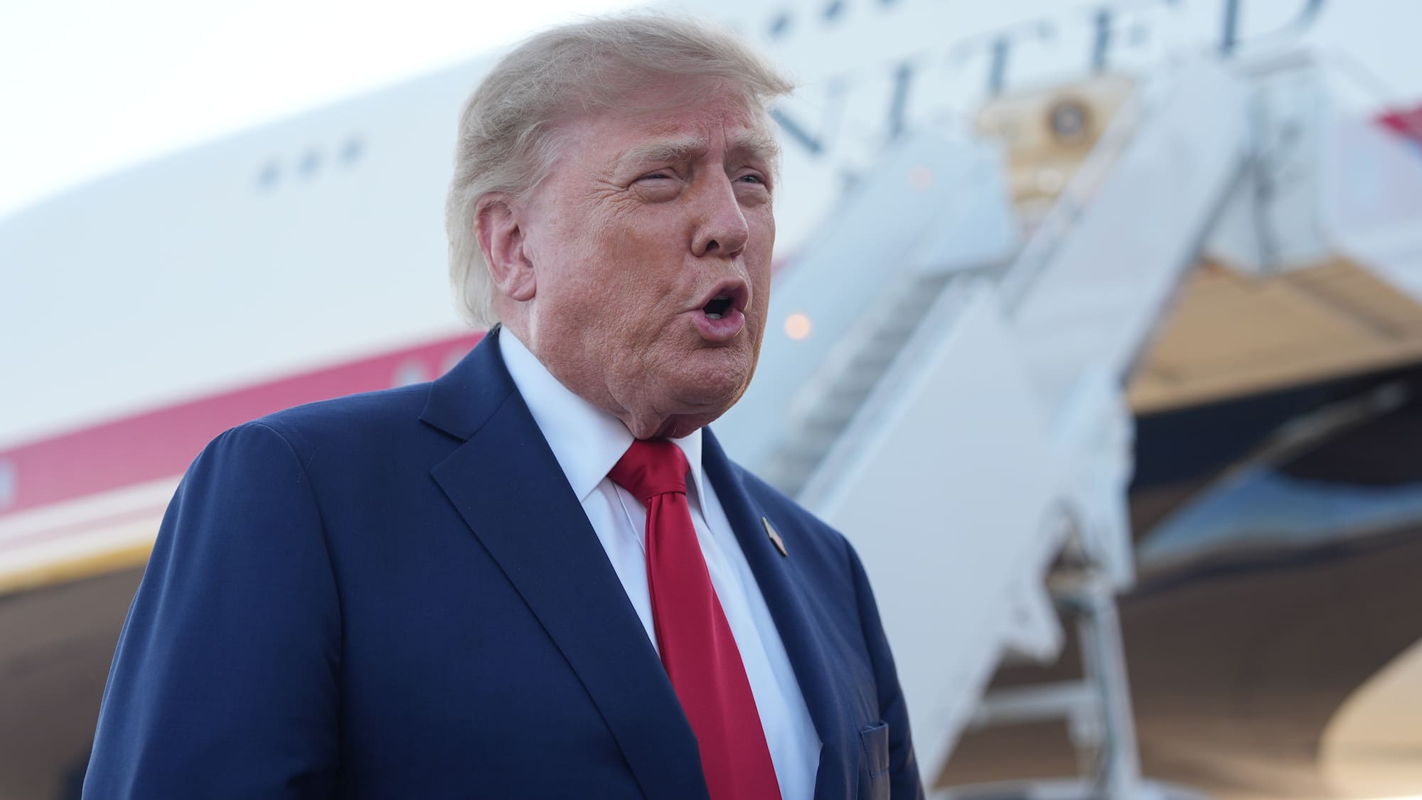 Photo: blick.ch Aus weissem Haus verbannt: Trump schmeisst CNN raus