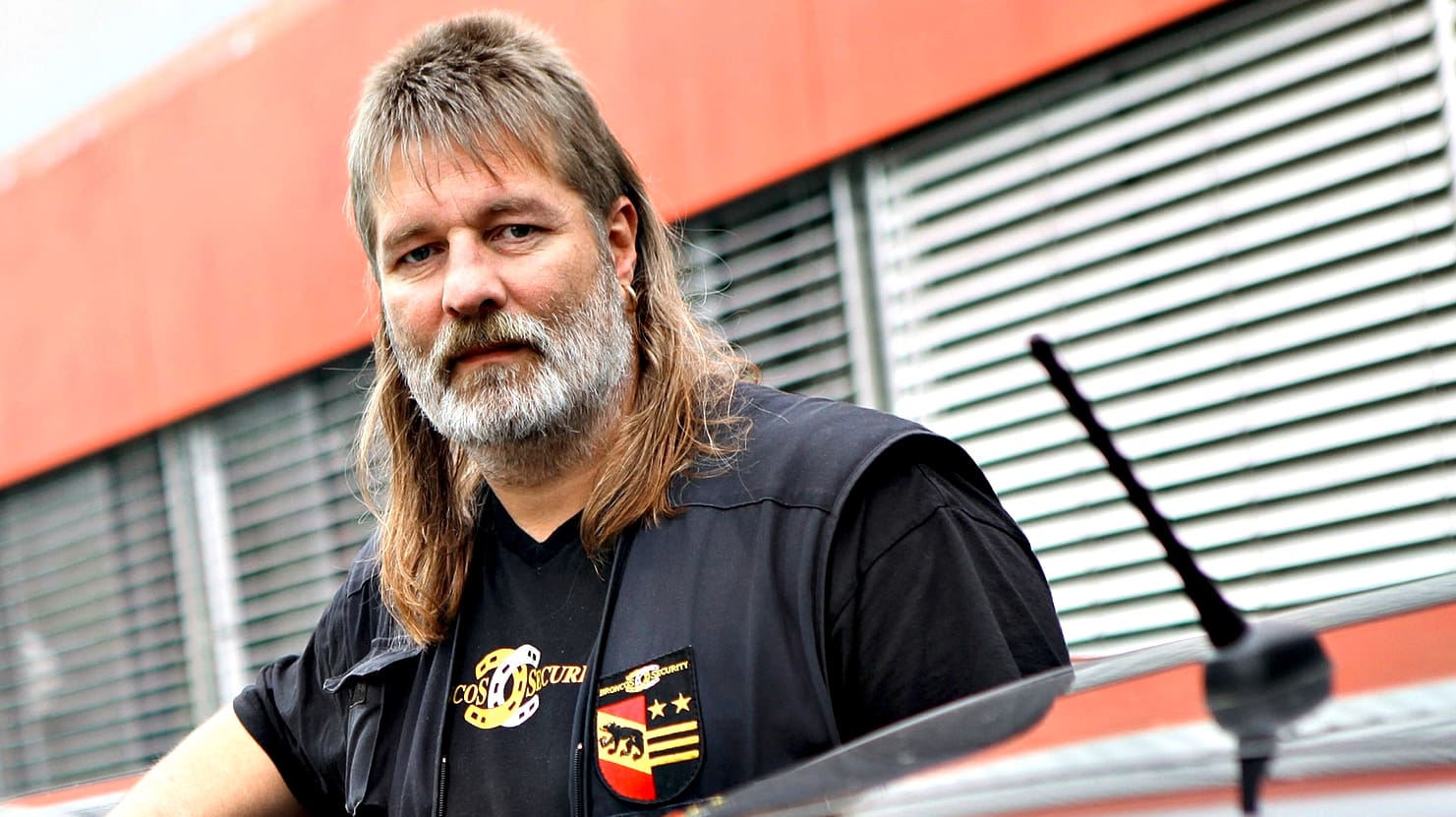 Ist das wirklich sicher?: Rocker-Gang beschützt unsere Bundesämter - Blick